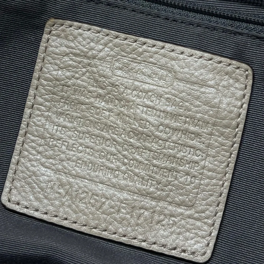 Vintage Coach Leather Soho East West Legacy Y2K beige‎ Buckle Crossbody F17125